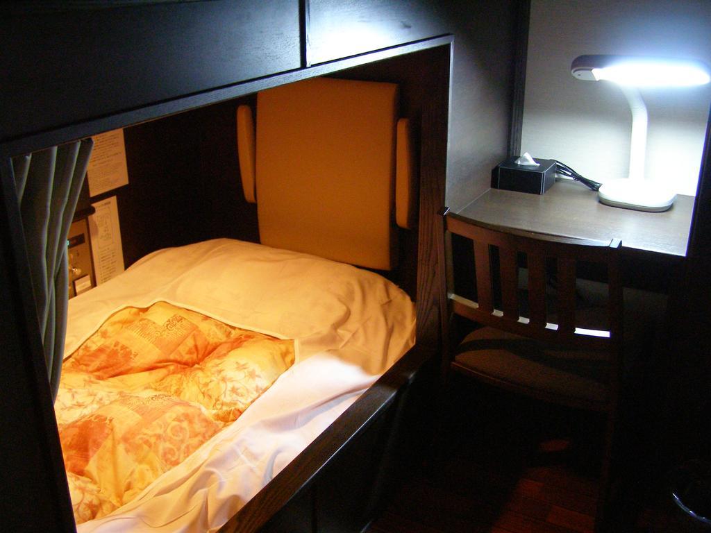 Resort Capsule Sakuragicho Yokohama  Exteriör bild